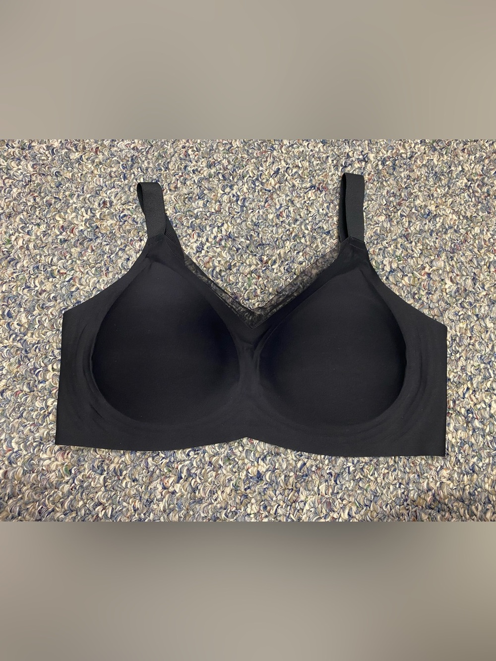 Hilaine Wireless Black Seamless Bra with Mesh Trim
